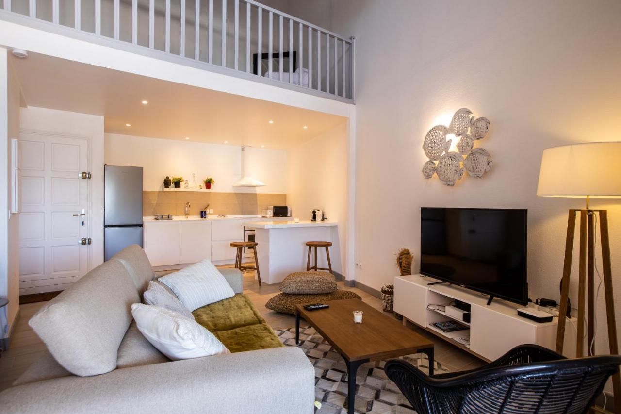 Stunning New Apartment With View Of Orient Bay Quarter of Orleans ภายนอก รูปภาพ