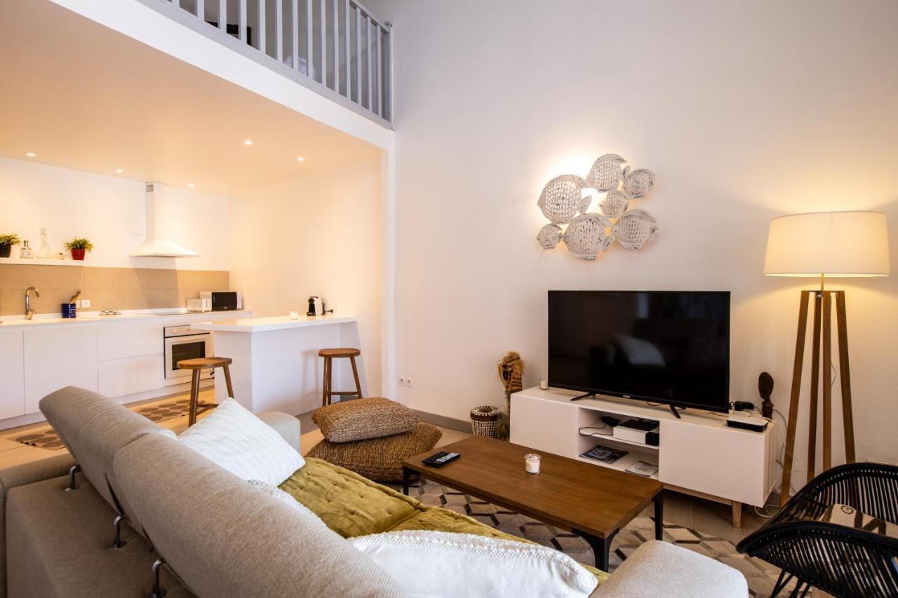 Stunning New Apartment With View Of Orient Bay Quarter of Orleans ภายนอก รูปภาพ