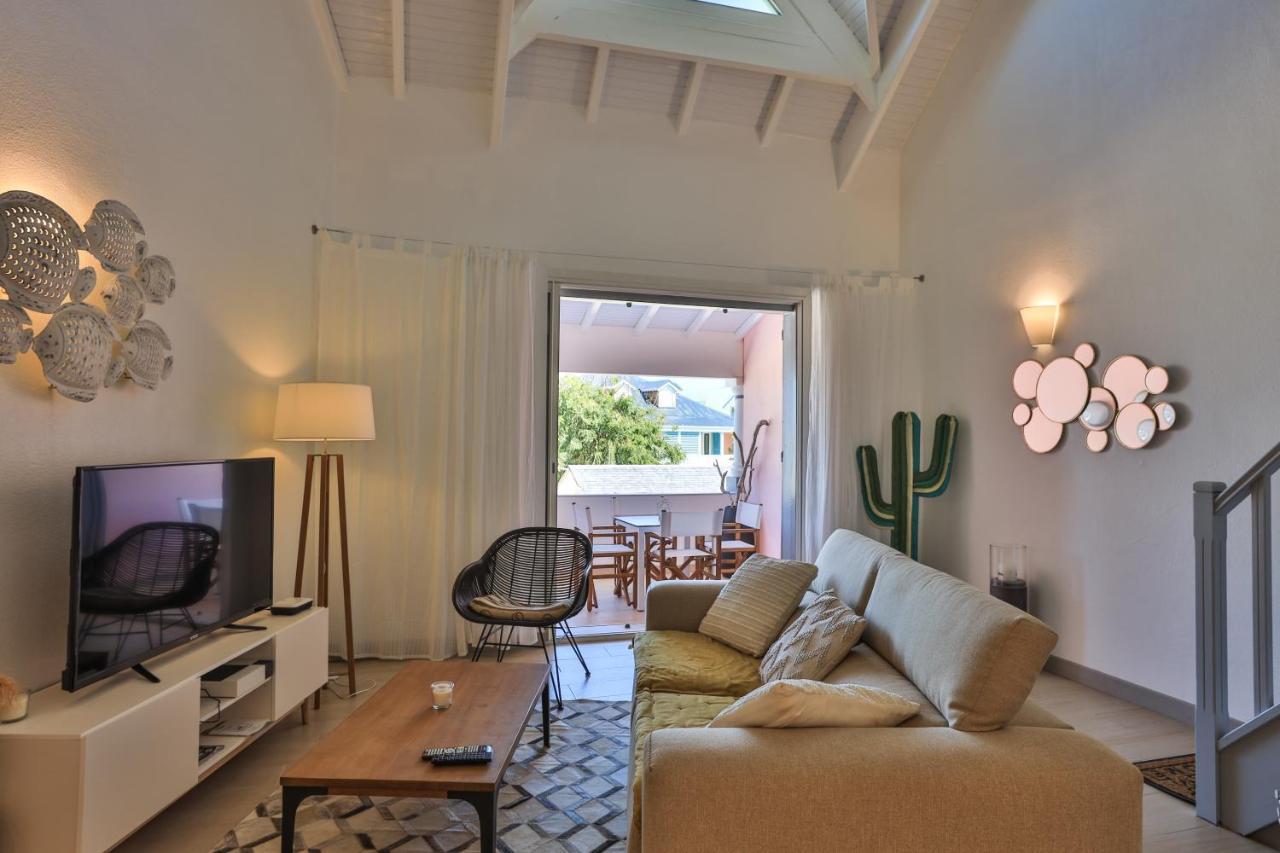 Stunning New Apartment With View Of Orient Bay Quarter of Orleans ภายนอก รูปภาพ