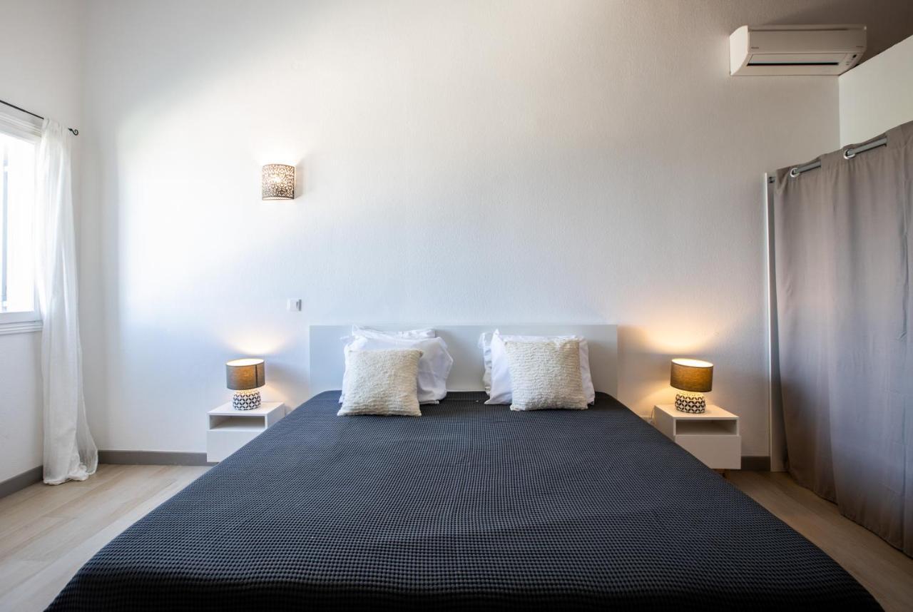 Stunning New Apartment With View Of Orient Bay Quarter of Orleans ภายนอก รูปภาพ