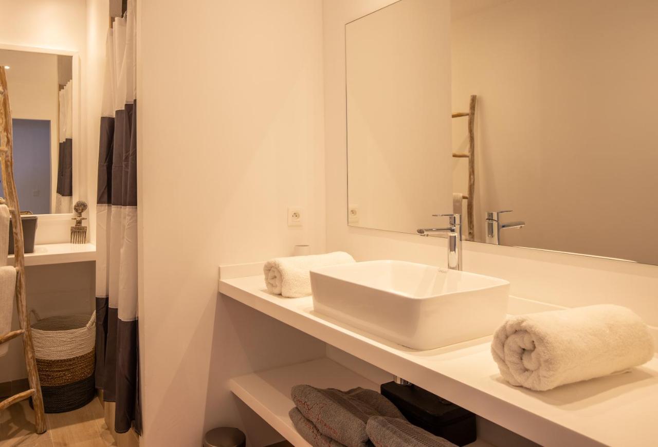 Stunning New Apartment With View Of Orient Bay Quarter of Orleans ภายนอก รูปภาพ